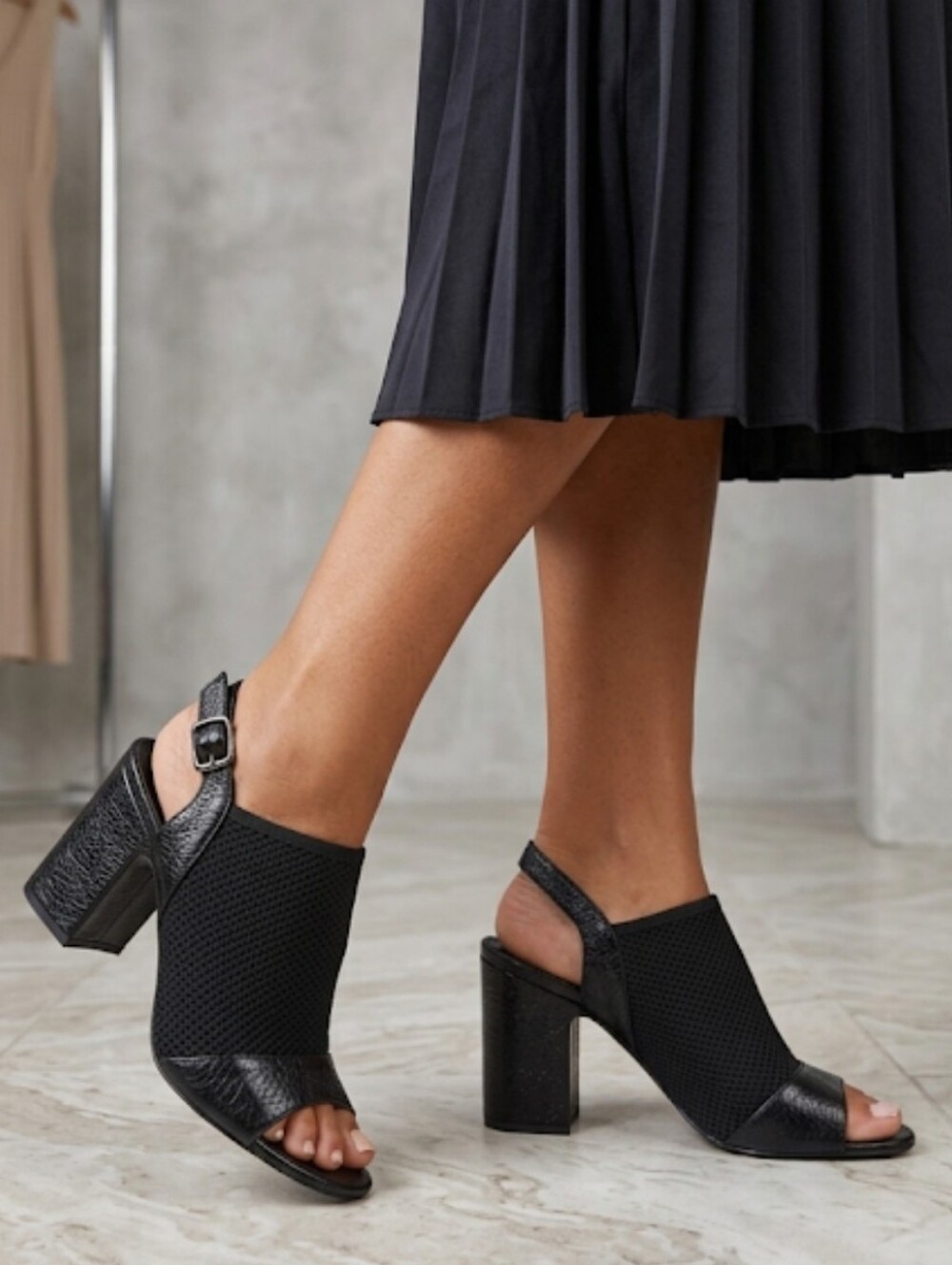 AGL Black Mesh Knit Pebbled Leather Slingback Block Heel Peep Toe Sandals 37